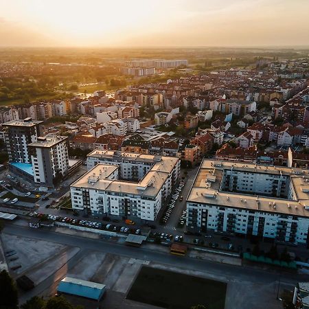 Sajam 1 Apartment Нови Сад Екстериор снимка