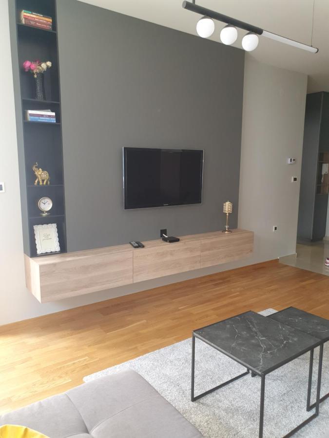 Sajam 1 Apartment Нови Сад Екстериор снимка