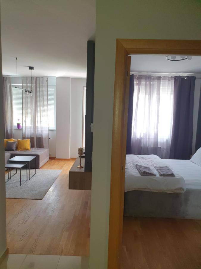 Sajam 1 Apartment Нови Сад Екстериор снимка