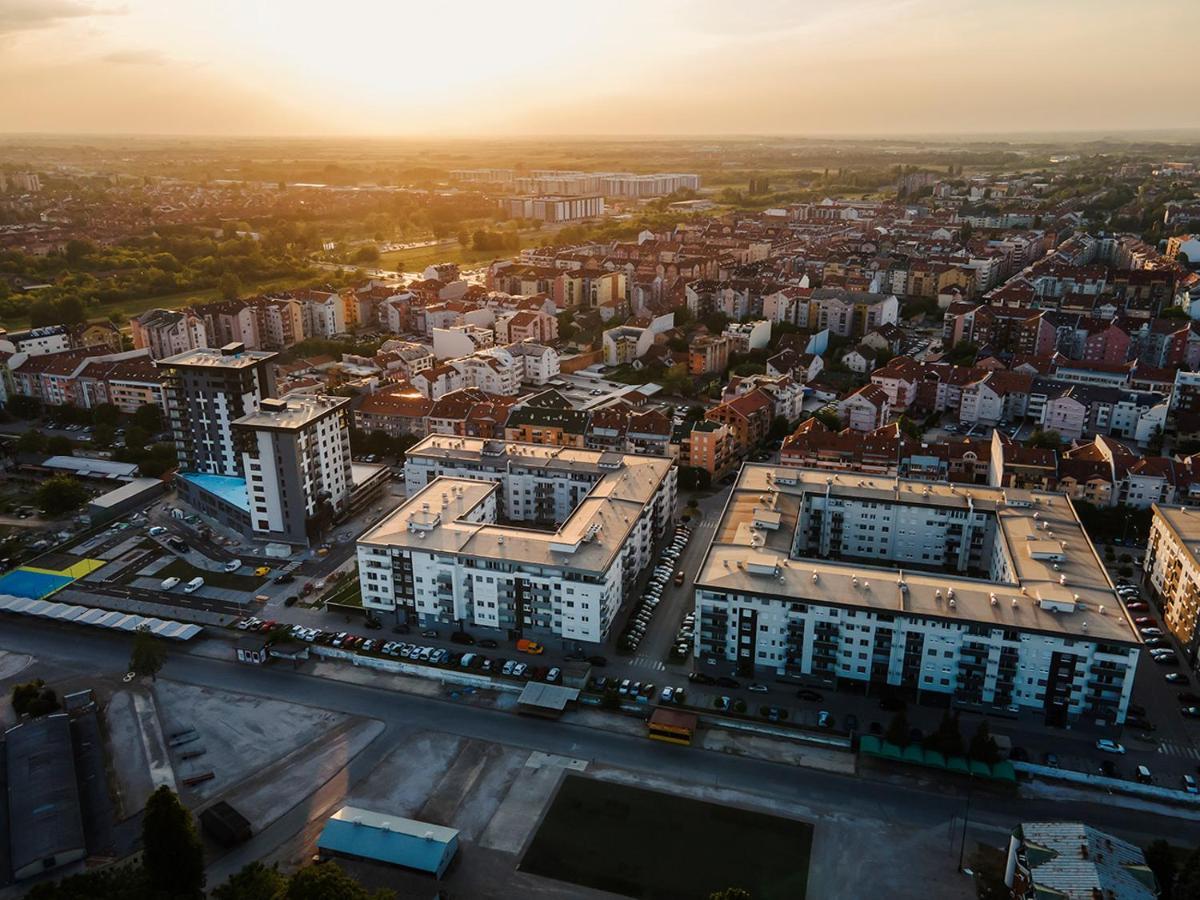 Sajam 1 Apartment Нови Сад Екстериор снимка