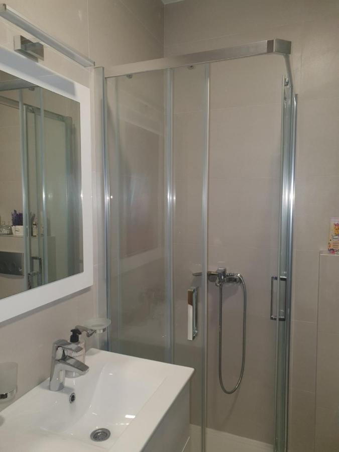 Sajam 1 Apartment Нови Сад Екстериор снимка